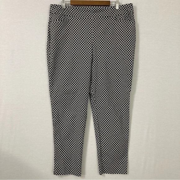 Chico's Black White Geometric Print Stretch Slim Pull-on Pants size 16 - Picture 1 of 9